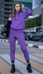 Mamos dukros violetinis kostiumas